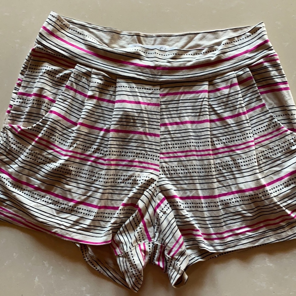 Fighting Eel Striped Women's Shorts